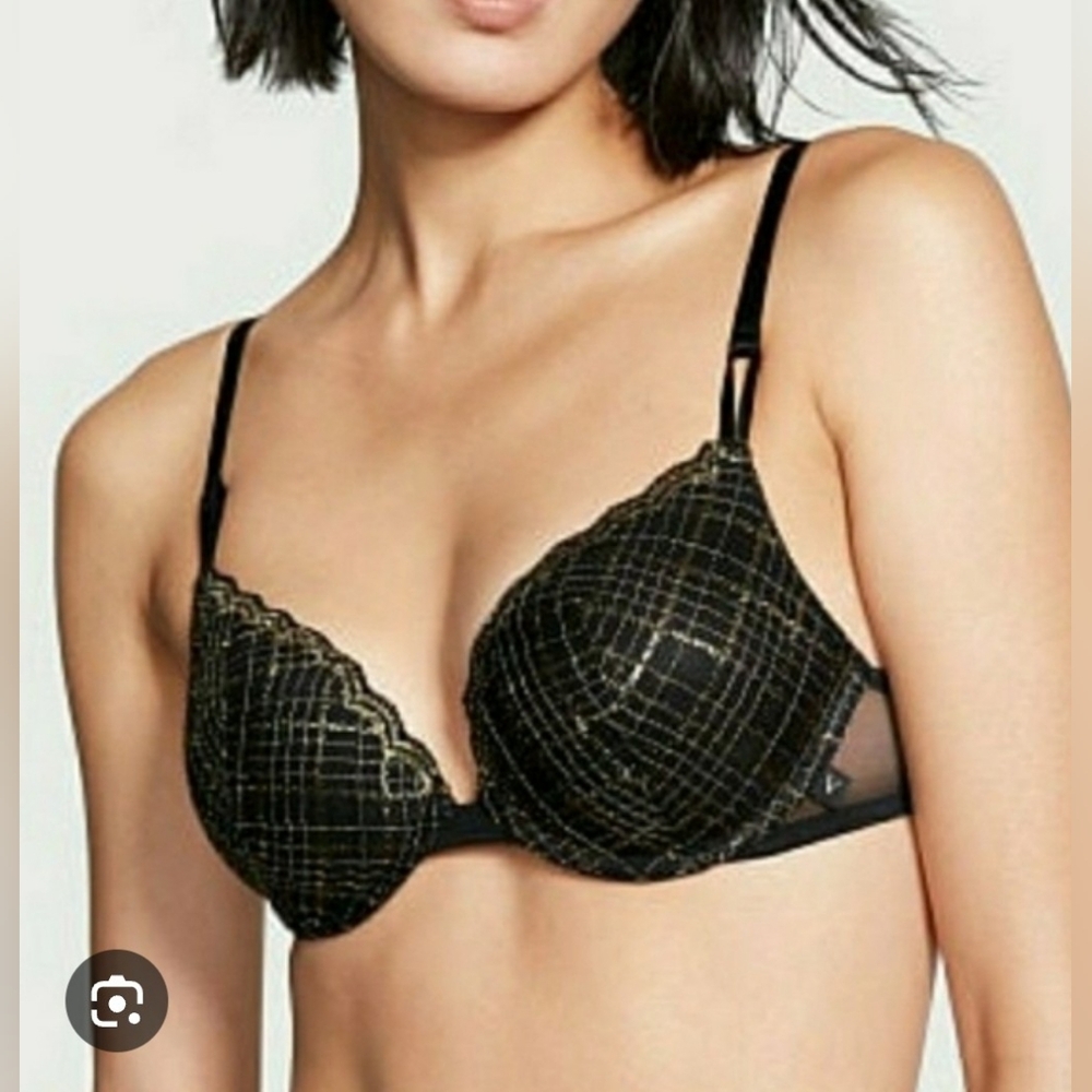 Victoria's Secret NWOT 38B black push up bra.